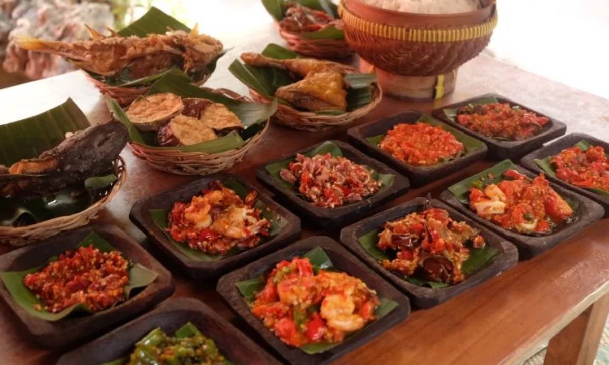 Wisata Kuliner Surabaya: Dari Sate Madura hingga Bakso Malang